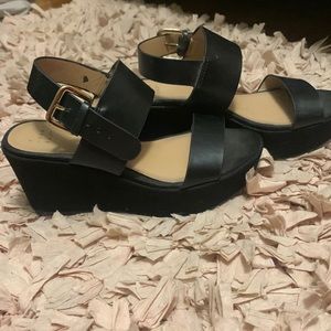 2 inch black heels. Bought for 55$ selling for 35$ size 6 in women